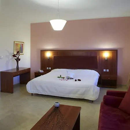 Parnis Palace 4*