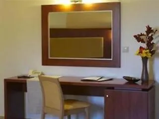 Parnis Palace Hotel 4*