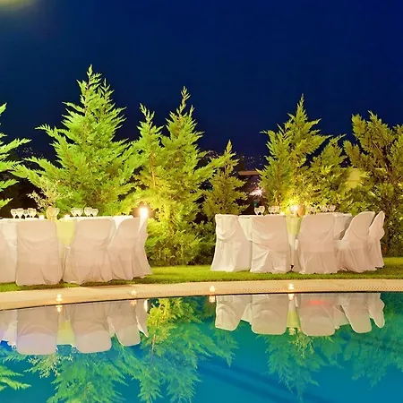 Parnis Palace 4*