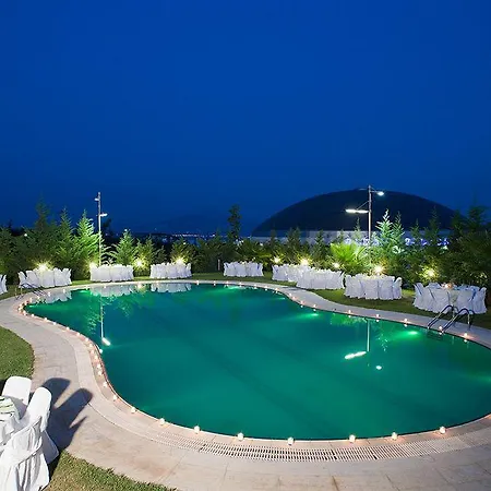 Parnis Palace 4*