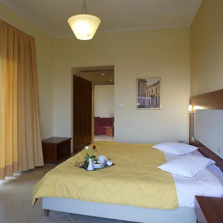 Hotel Parnis Palace 4*